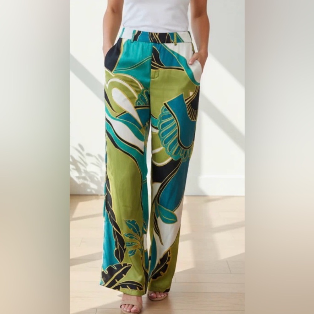 Elie Tahari wide leg palazzo pants. Tropical print Stretchy waist. Green. S. NWT